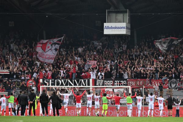 04.05.2025; Sion; Fussball Super League - FC Sion - FC Zuerich;
Jubel Sion Spieler vor der Sion Kurve nach dem Spiel 
(Claudio De Capitani/freshfocus)